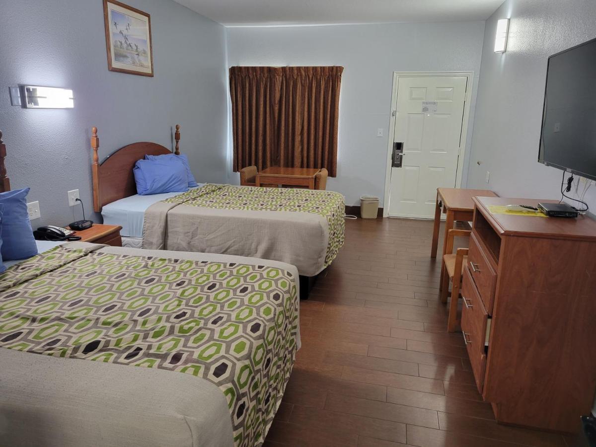 Scottish Inn & Suites Hankamer Eksteriør billede